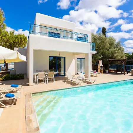 Athina Ena Willa Peja