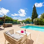 Athina Ena Villa