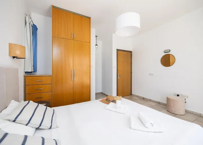 ヴィラ Athina Ena *